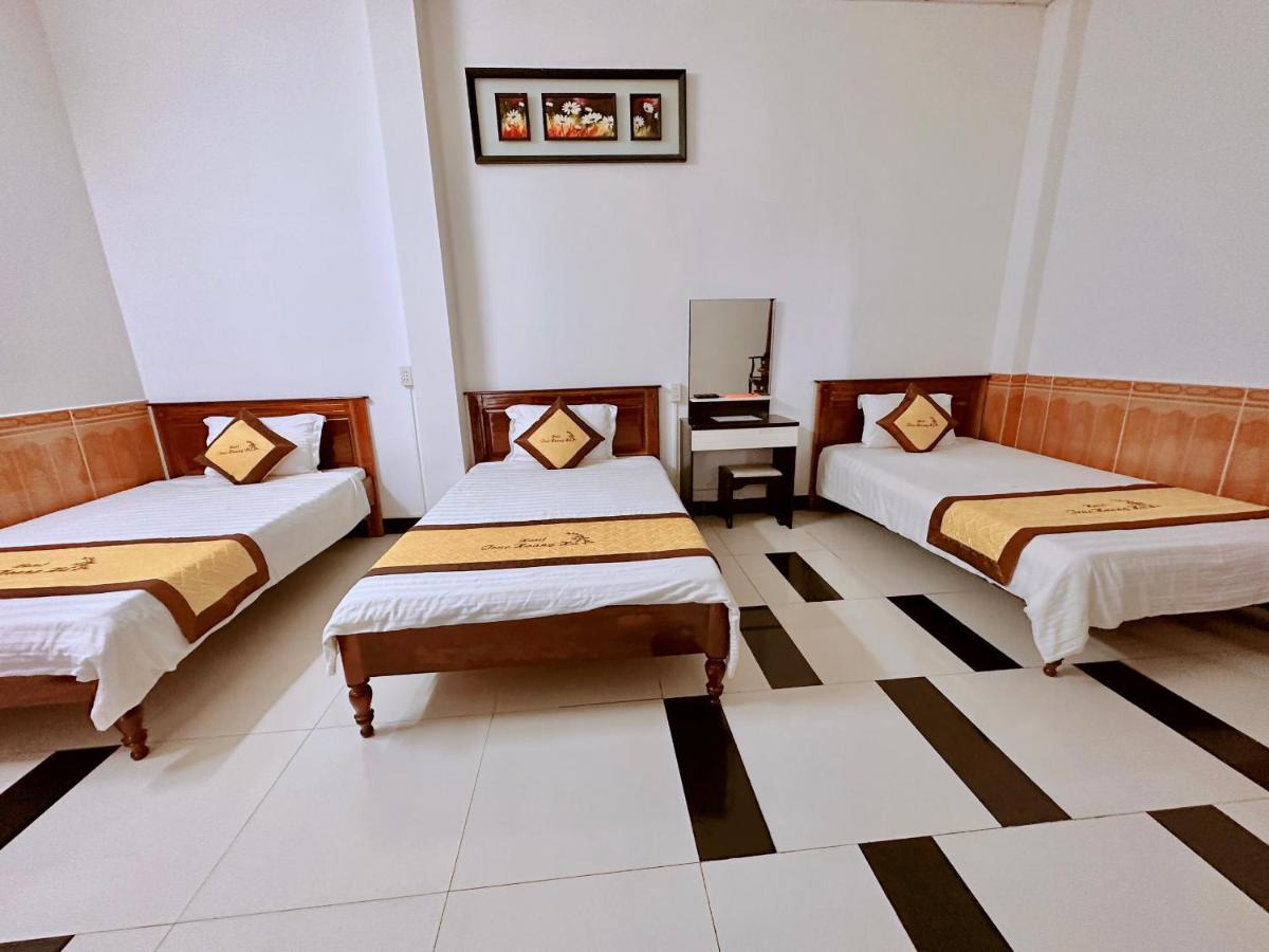 Truc Hoang Ha Hotel كون توم المظهر الخارجي الصورة