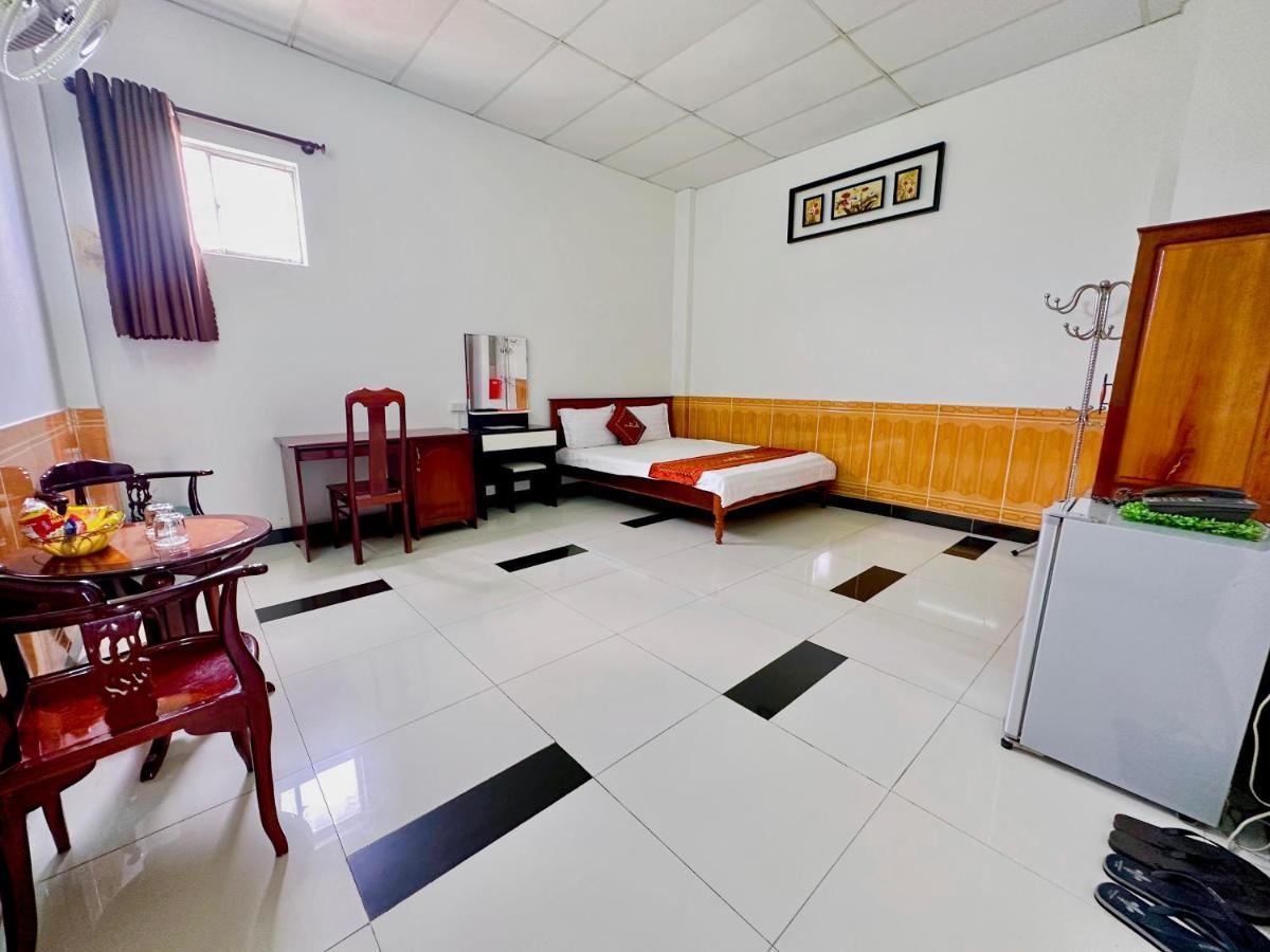 Truc Hoang Ha Hotel كون توم المظهر الخارجي الصورة