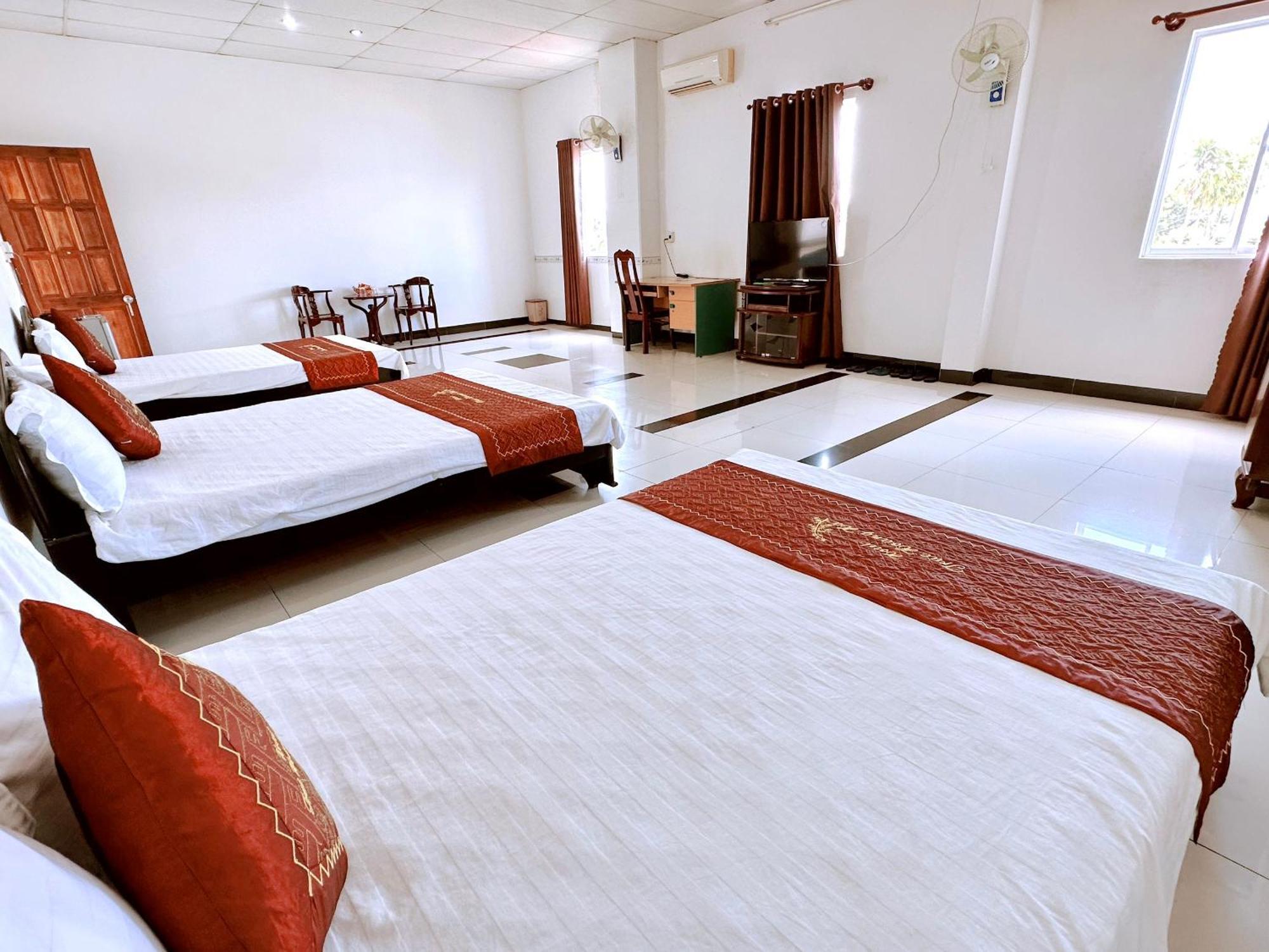 Truc Hoang Ha Hotel كون توم المظهر الخارجي الصورة