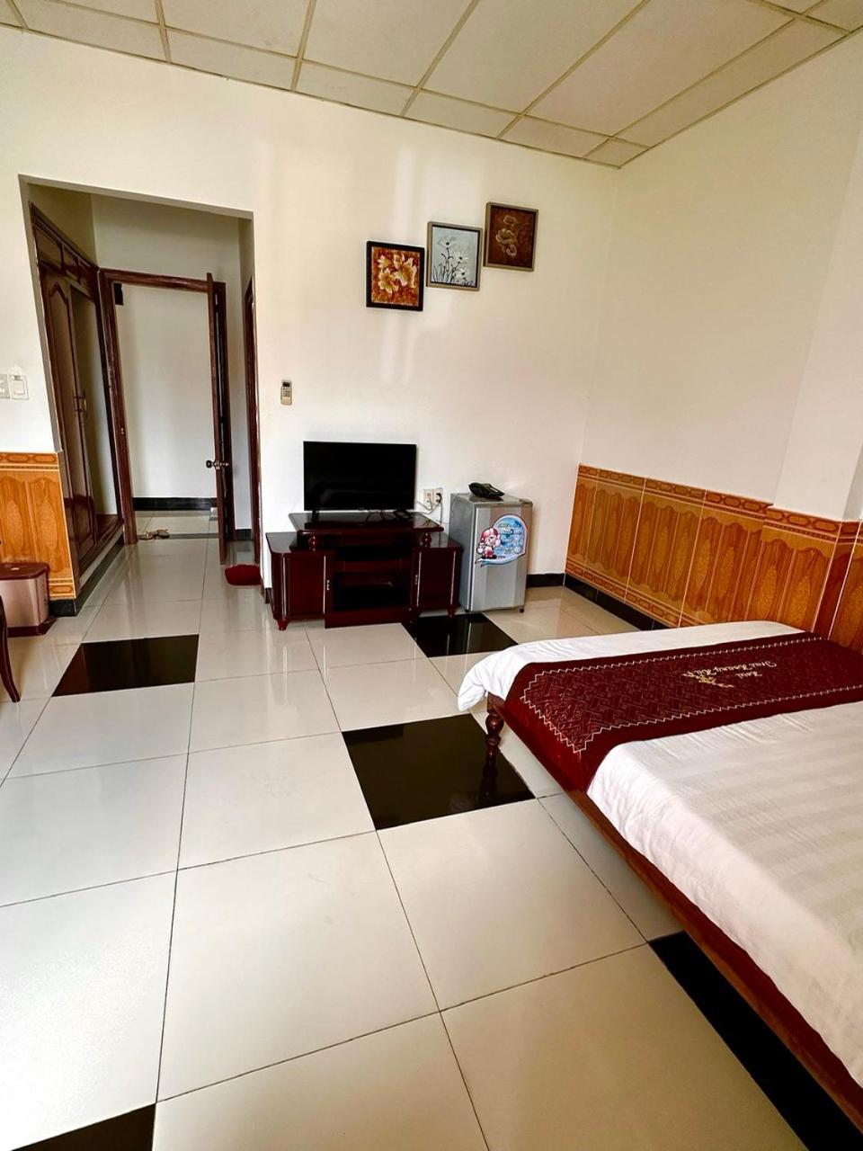 Truc Hoang Ha Hotel كون توم المظهر الخارجي الصورة